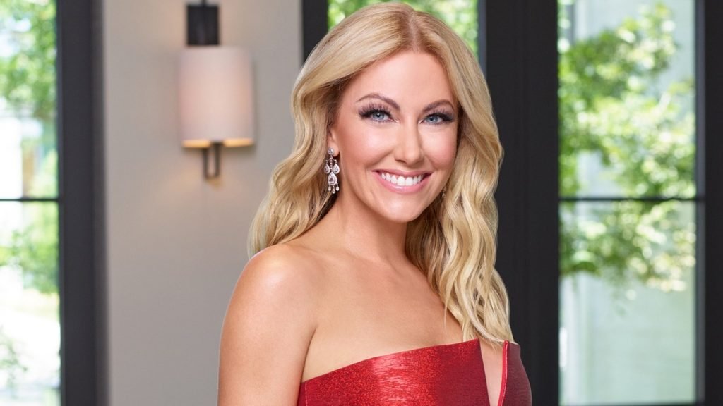 Stephanie Hollman’s Beauty Secrets: Makeup, Skincare, and Glam Tips